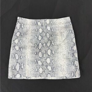 Free People Women White/Gray Snake Print Skirt Size 8